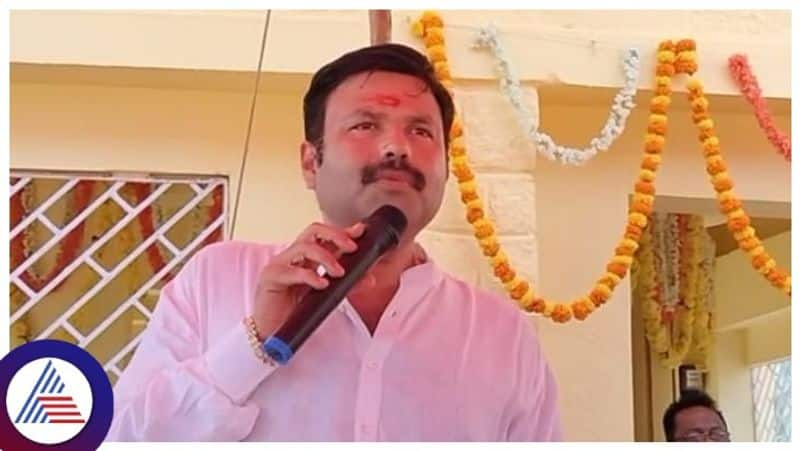 Ex Minister Anand Asnotikar Slams On Ganapati Ulvekar At Karwar gvd