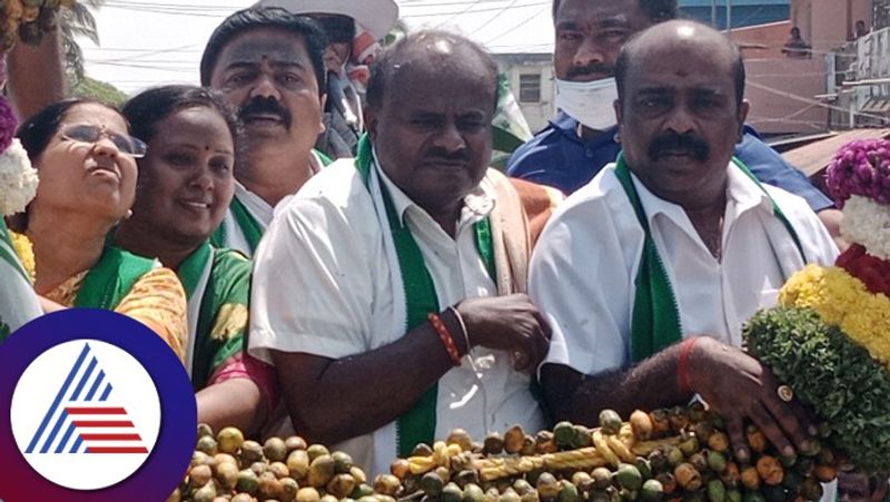 If Sharada wins the ministerial position is certain HD Kumaraswamy promises shivamogga rav