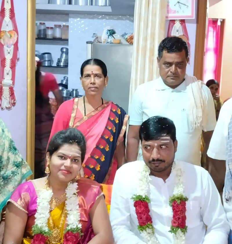 Haveri Unable to pay the marriage debt parents hanging married daughter also committed death sat