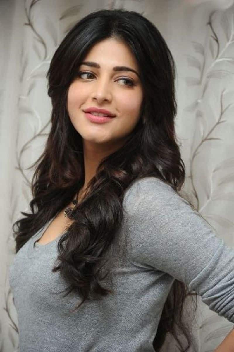 Kamal Haasan daughter Shruti Haasan has spoken about alcohol suh