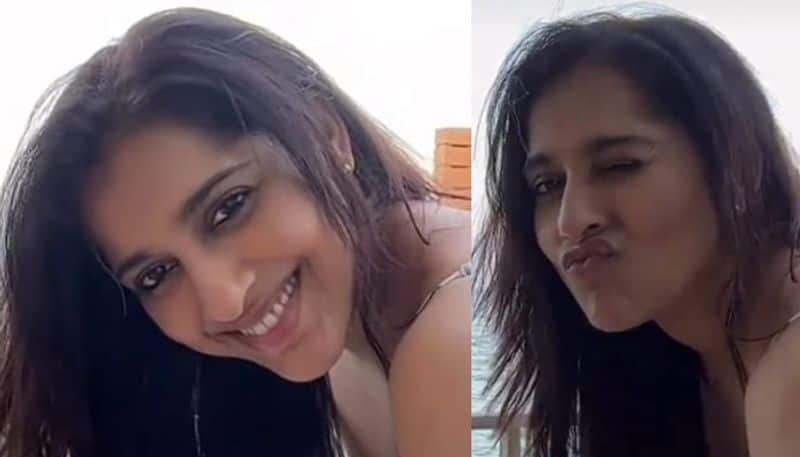 Anchor Rashmi Gautam enjoying her vacation