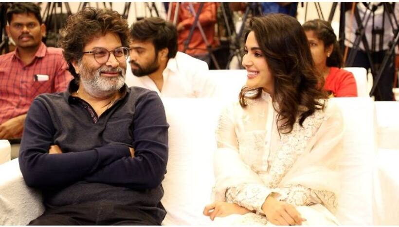 త్రివిక్రమ్, సంయుక్త మీనన్ రిలేషన్ పై యంగ్ హీరోయిన్ షాకింగ్ పోస్ట్.. ఓపెన్ గా అడిగేసింది.. 