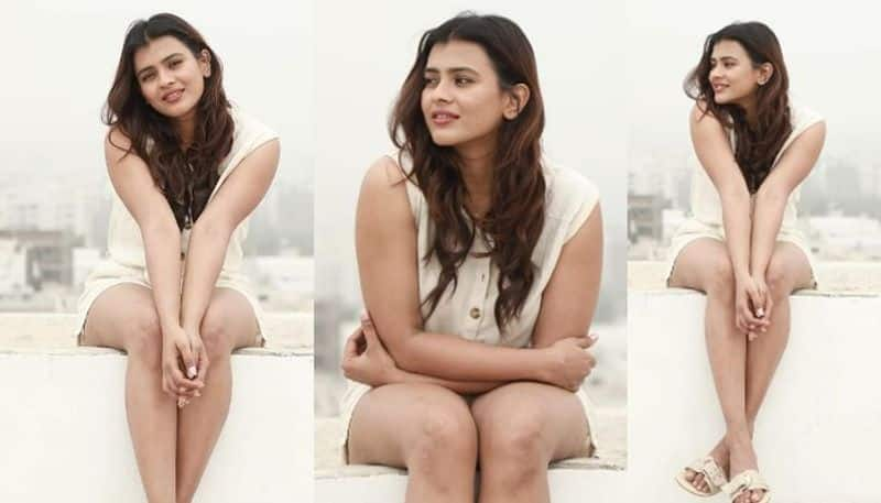 Heroine Hebah patel stunning poses at the terrace