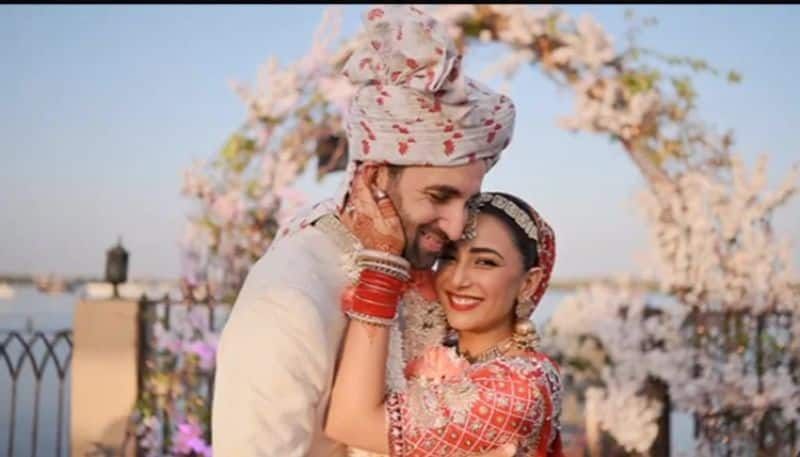 pak actors wedding attire which looks like indian is now in controversy hyp 