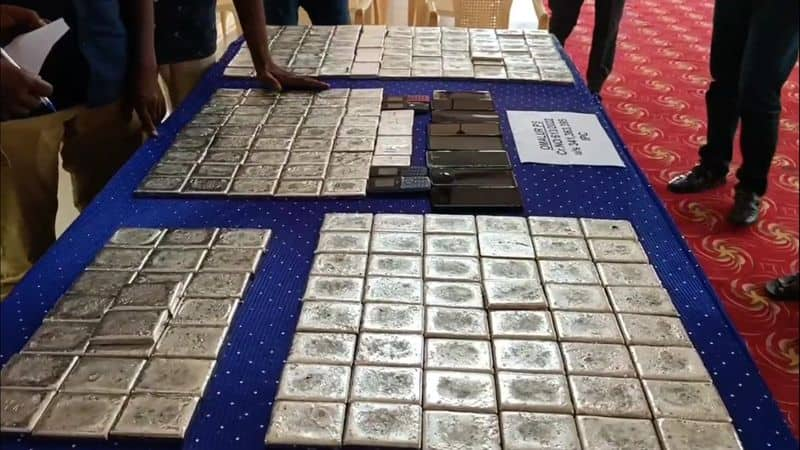 127 kg of smuggled silver bars seized near Omalur