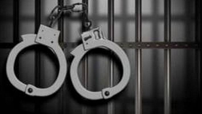 West Champaran news headmaster arrerst for coming to school allegedly in drunk condition 