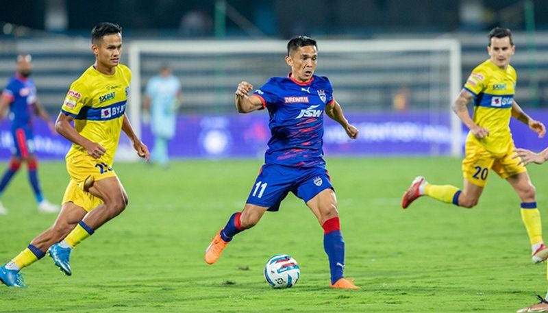 football ISL 2022-23: BFC coach Grayson reveals conversation between Chhetri and referee after win over Kerala Blasters snt