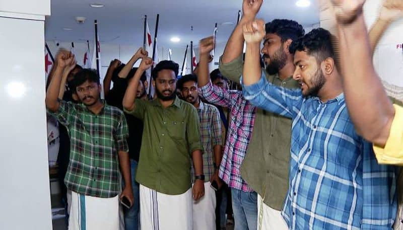 SFI hooliganism in Asianet News Kochi office Condemned by the Press Club of India