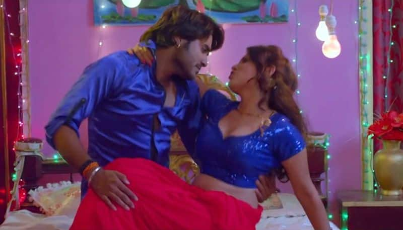 Bhojpuri SEXY video Kajal Yadav Pradeep Pandey BOLD song Choli Chalisa is quite a buzz watch