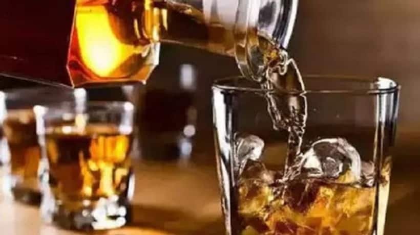 మందుబాబు వీరంగం .. అడిగిన బ్రాండ్ ఇవ్వలేదని, ఏకంగా వైన్‌షాప్‌కు నిప్పు.. రూ. లక్షల్లో మద్యం బుగ్గిపాలు