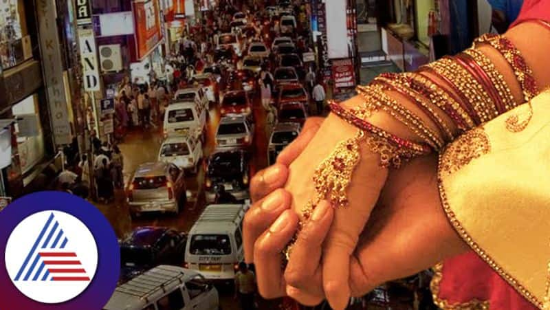 Bengaluru traffic prompts groom to run away from bride. She chased him on road Vin