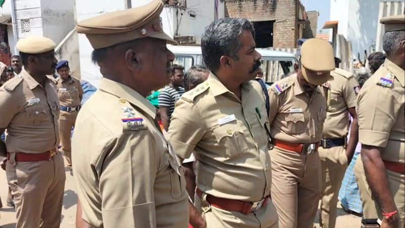 Clash between two parties in Palani