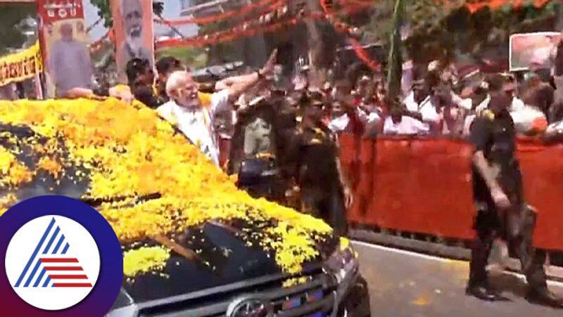 PM narendra modi karnataka visit road show in mandya suh