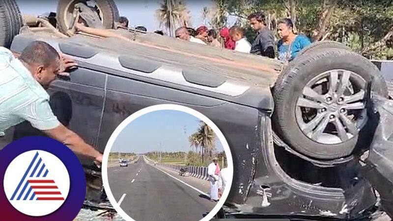 Bengaluru Mysuru Expressway car roll over in maddur accident san