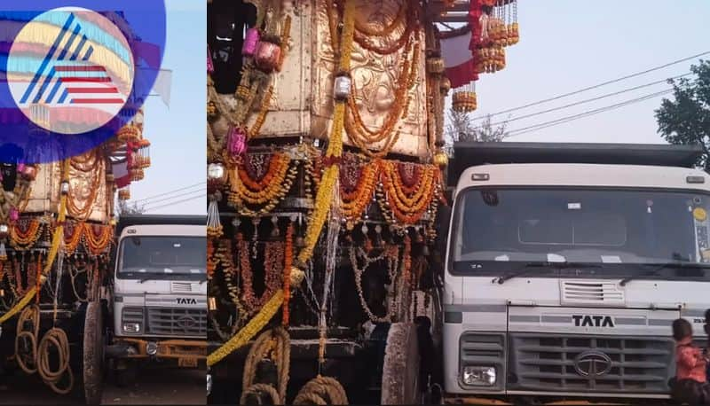 A lorry hit a chariot standing in Kumbalur at davanagere rav