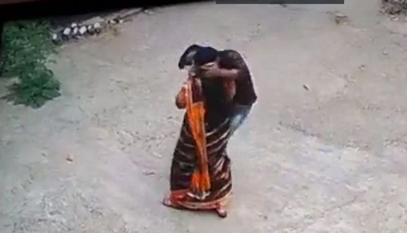 serial kisser arrested in bihar after cctv video went viral hyp 