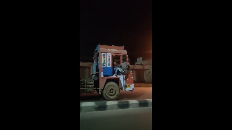 drunk lorry driver arrested by police for make a harsh driving in puducherry