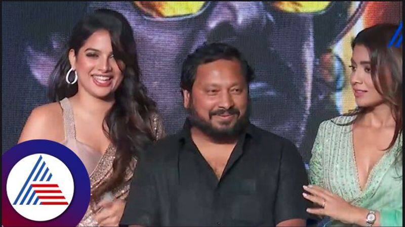 Director R Chandru feels shy to pose next to actress in Kabza pre release event vcs 