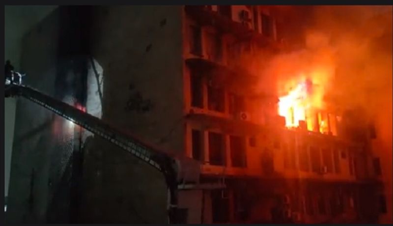 Fire accident in multi storied building at Hyderabad 6 people died due to suffocation akb