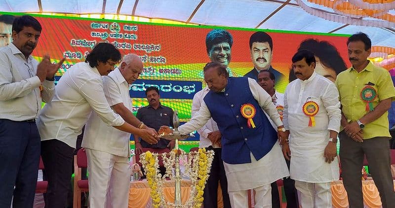 Former CM BS Yediyurappa Talks Over MLA Kumar Bangarappa At Soraba gvd