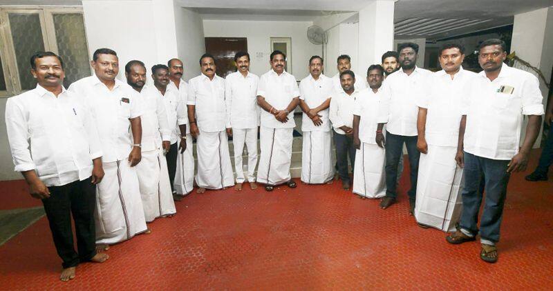 TTV Dhinakaran key party functionaries joined AIADMK