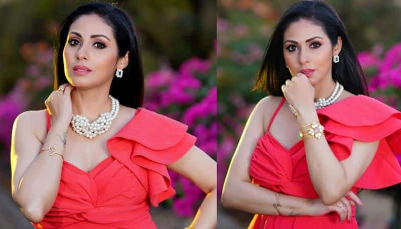 Actress Sada Attracts with her beautiful photoshoot