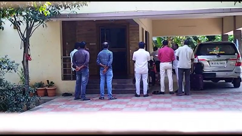 directorate of vigilance and anti corruption officer raid in erode commissioner house