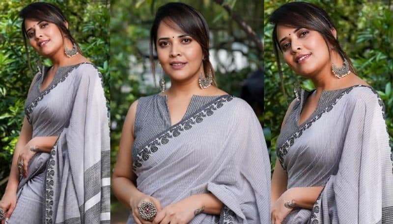 Anasuya attracts with her saree look for latest Photoshoot 