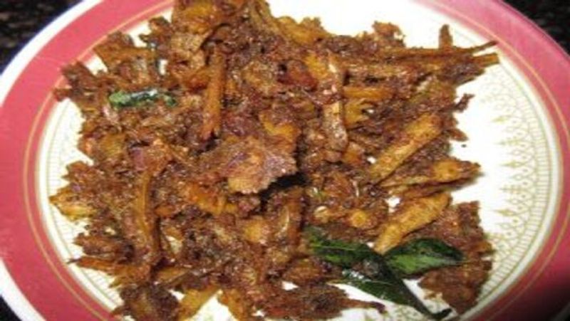 How to Prepare Dry Fish Thokku in Tamil 