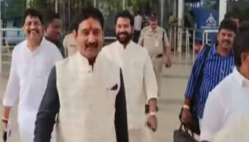  ఏపీలో ముగిసిన  ఎమ్మెల్యే  కోటా ఎమ్మెల్సీ ఎన్నికలు: లాస్ట్  ఓటేసిన  అప్పలనాయుడు 