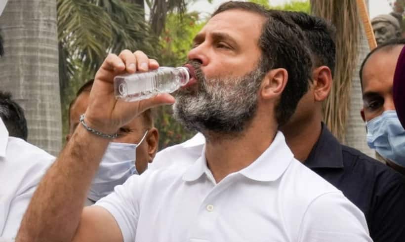 పార్లమెంటులో రాహుల్ గాంధీ.. ‘వాళ్లు నా ముక్కు తుడుచుకున్నానని అంటారు’: ఖర్గేతో రాహుల్