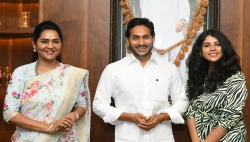 దళిత మహిళను కాబట్టే చులకన.. ఉదయమే సీఎం జగన్‌ను కలిశాను: క్రాస్‌ ఓటింగ్‌ ప్రచారంపై ఎమ్మెల్యే శ్రీదేవి