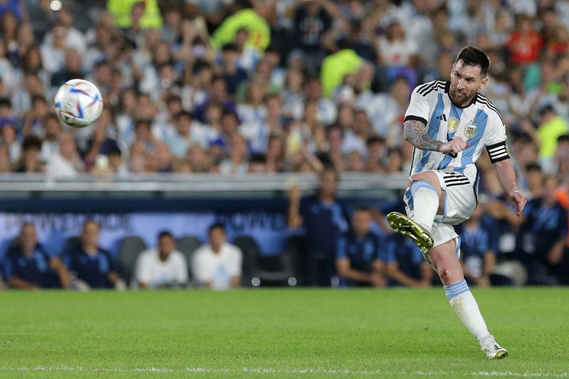 football After historic 800th career goal against Panama, Argentina Lionel Messi delivers heartfelt message to fans - WATCH