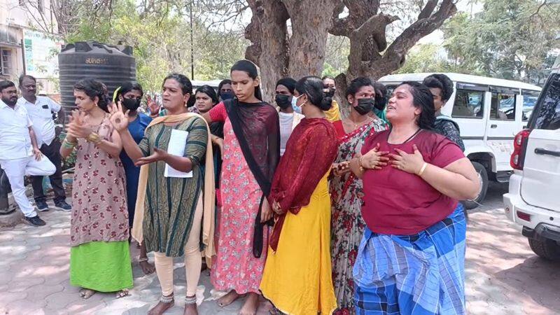 transgender protest against police inspector in coimbatore collector office