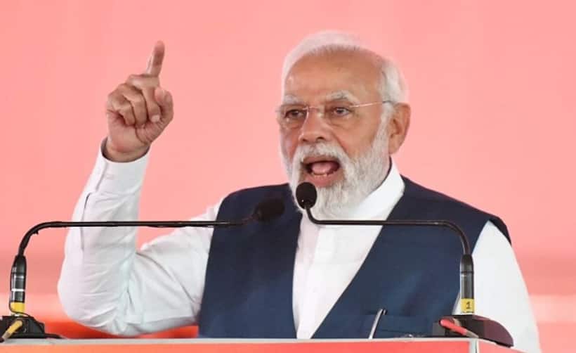Gujarat HC sets aside CIC order to furnish PM Modi's degree certificate; imposes Rs 25k on Arvind Kejriwal