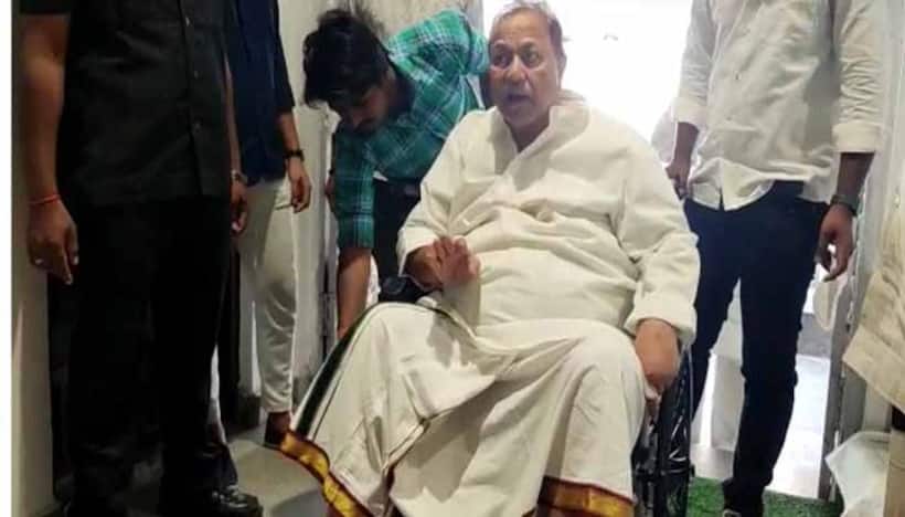 డీఎస్‌కు ఫ్యామిలీ నుంచే ప్రాణహానీ.. రక్షణ కల్పించండి : డీజీపీకి కాంగ్రెస్ నేత నిరంజన్ రెడ్డి ఫిర్యాదు 