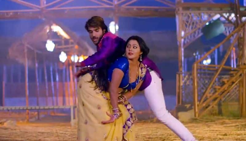 Bhojpuri SEXY video Priyanka Singh Pradeep song Raja Toote Badaniya shows off their BOLD dance moves watch RBA