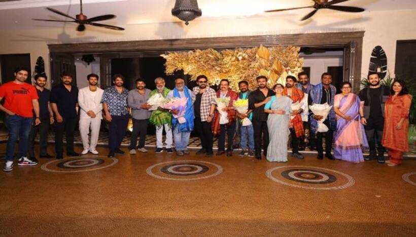 రాజమౌళి టీమ్ కు మెగా సత్కారం, రామ్ చరణ్ బర్త్ డే సందర్భంగా గ్రాండ్ పార్టీ, ఎవరెవరు వచ్చారంటే..?