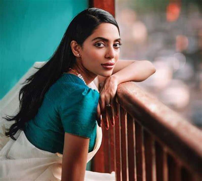 shobhita dhulipala face brutal cyber attacked after engaded with naga chaitanya vvk