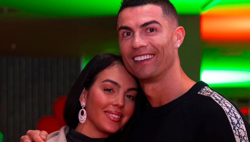 football When romantic Cristiano Ronaldo sang for Georgina Rodriguez 'I want to marry you' at dinner party (WATCH)-ayh