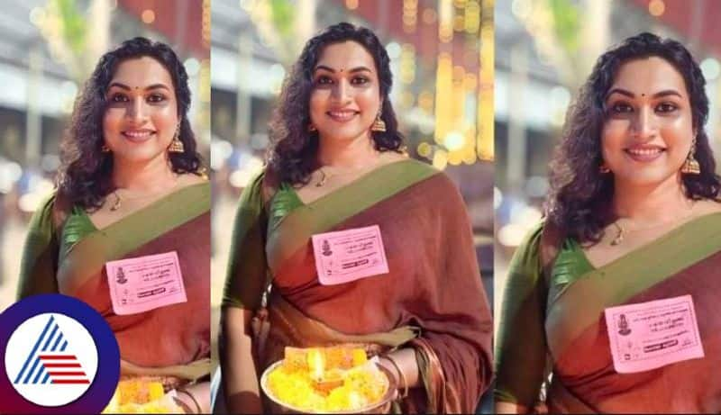 Men Dress Up As Women At This Kerala Temple To Offer Prayers To The Deity Vin