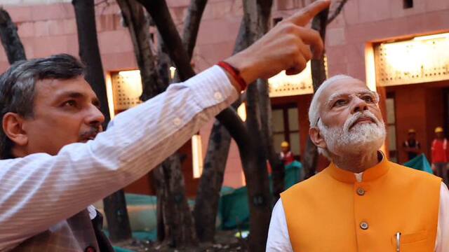 PM Modi cisit new parliament building