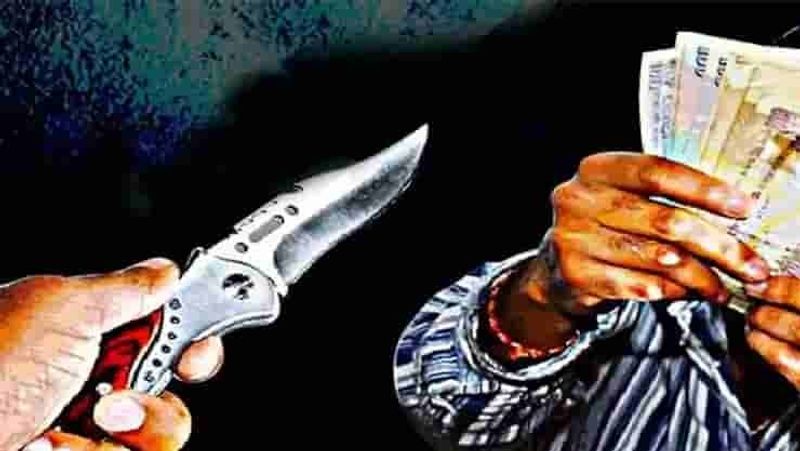 robbery gang stoled 43 lakh by showing a knife at coimbatore