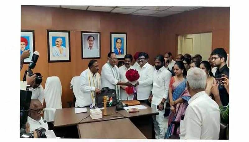 Newly elected  BRS MLCs takes oath under council Chairman  Gutha Sukender Reddy lns