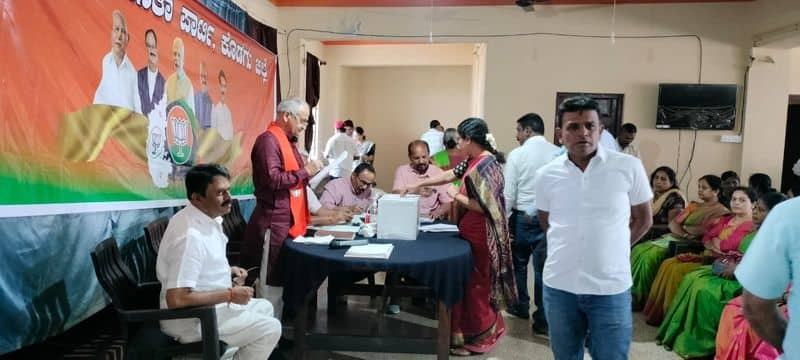 BJP collected opinion through voting for the selection of candidates from Kodagu gvd