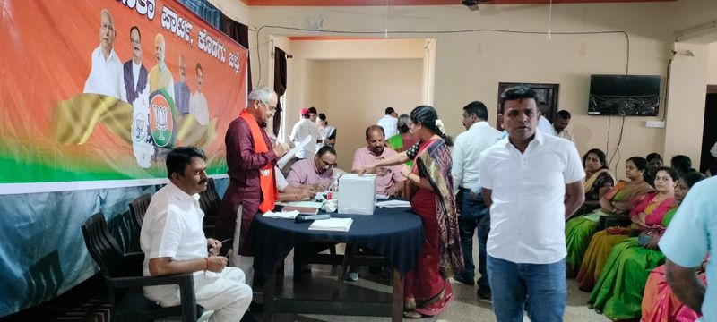 BJP collected opinion through voting for the selection of candidates from Kodagu gvd