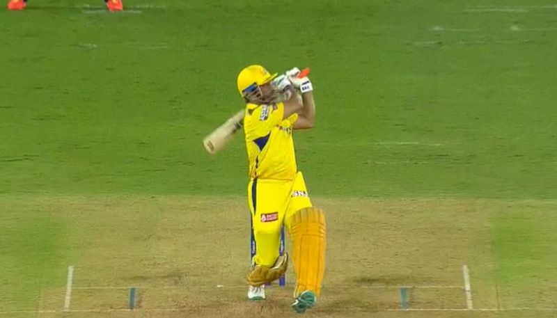 Watch MS Dhoni massive six to Joshua Little in Gujarat Titans vs Chennai Super Kings match jje 