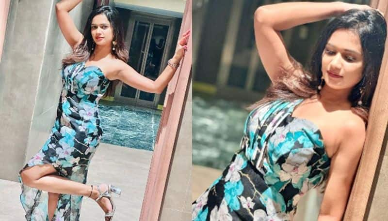 Bigg Boss Fame Ariyana Glory Stunning Poses in tight outfit NSK