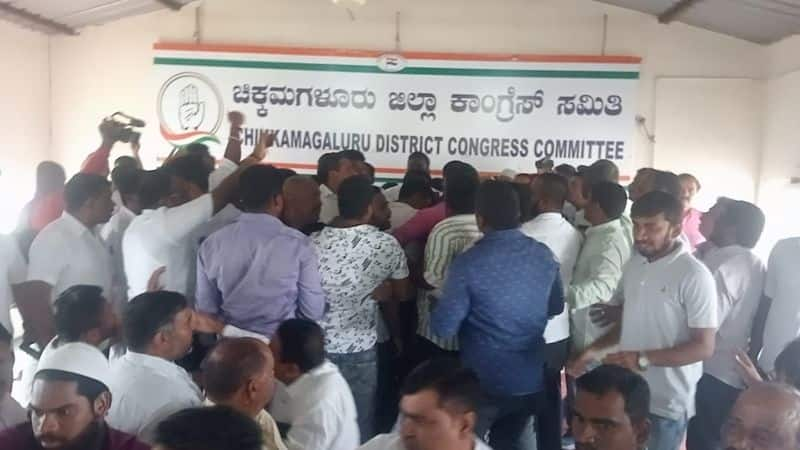 Karnataka Election 2023 Clash between Congress workers in Chikkamagaluru gvd