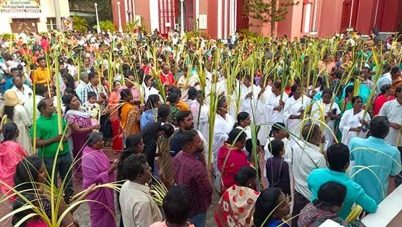 Kurutholai Sunday Procession held in Coimbatore.. A large number of Christian people participated.. Rya